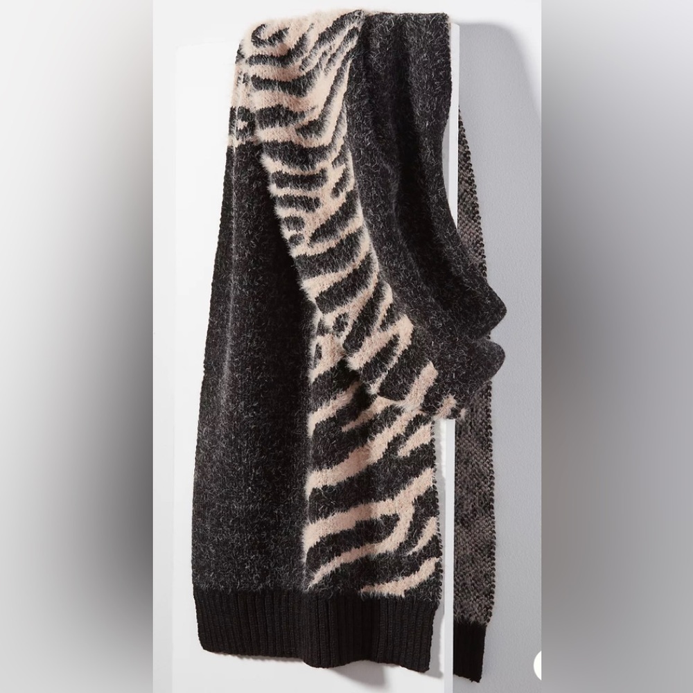 Shiraleah Chicago Fia Patchwork Animal Print Eyelash Scarf🖤